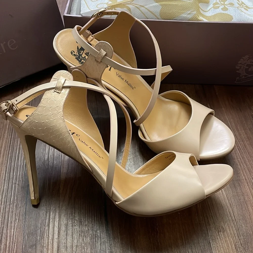 VM Women's Cream Python Heels - Picture 4 of 6